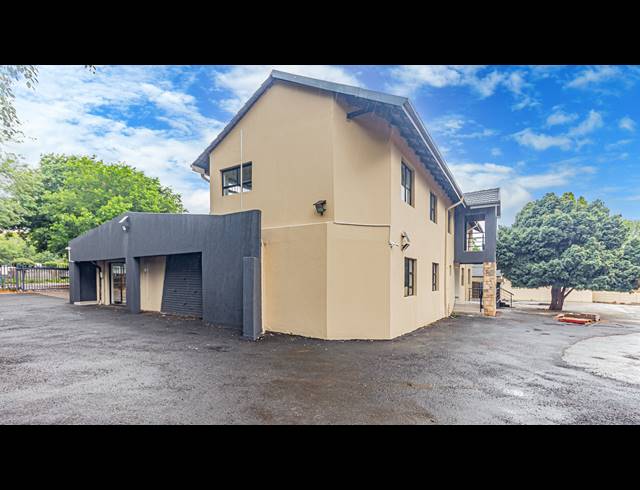 887M² OFFICE TO LET IN FERNDALE